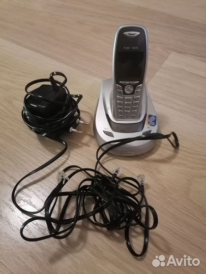 Радиотелефон teXet TX-D7100