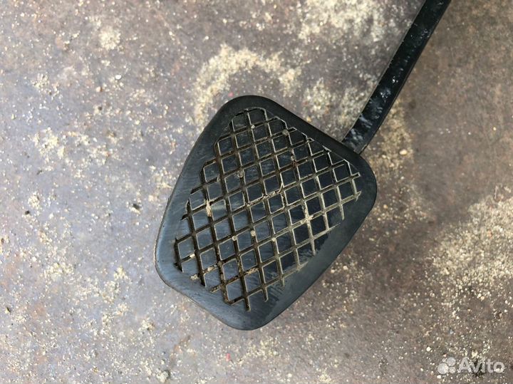 Педаль тормоза Honda Fit 2001-2008 МКПП