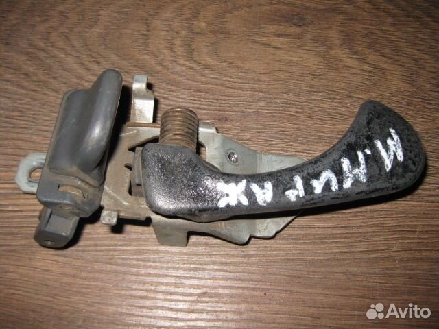 Ручка двери передней внутренняя левая Mitsubishi M