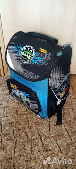 Школьный рюкзак