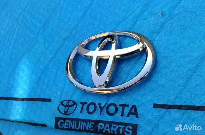 Эмблема Тойота Фортунер задняя Оригинал 15-23