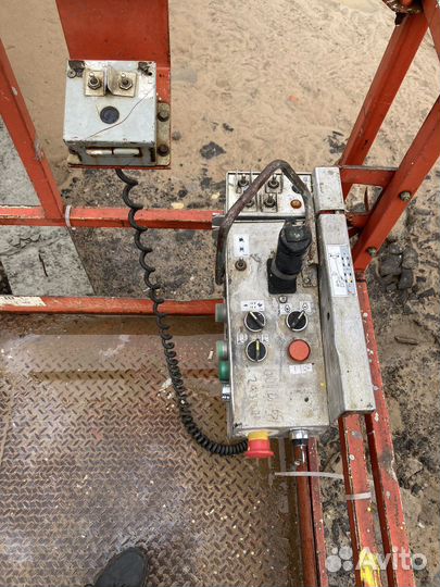 Сдам в аренду ножничный прдъемник