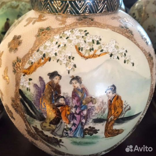 Старинные фарфоровые вазы