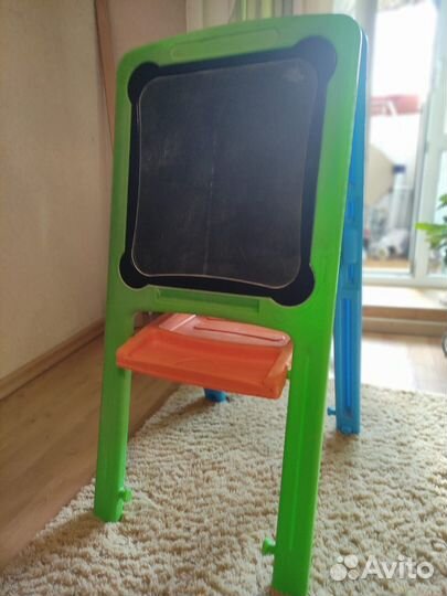Мольберт детский двухсторонний (мел/ фломастеры)
