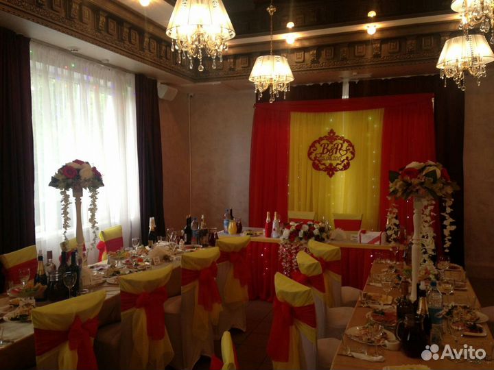 Банкетный зал, ведущие на мероприятие