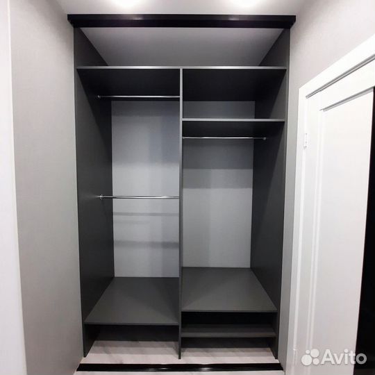 Шкаф купе с зеркалом