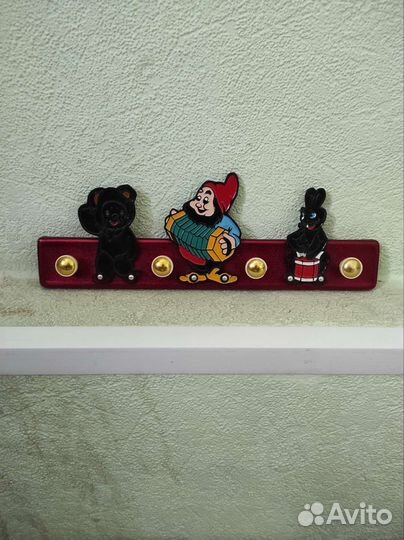 Вешалка настенная металлическая