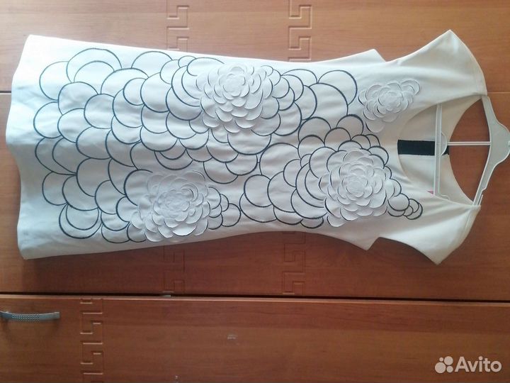 Красивое женское платье