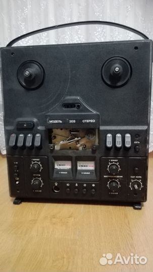 Продам магнитофон вертикальный - 