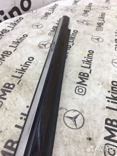 Молдинг стекла передний правый Mercedes S-Class