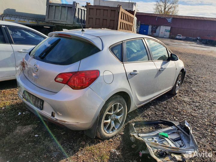 Opel astra j правые двери