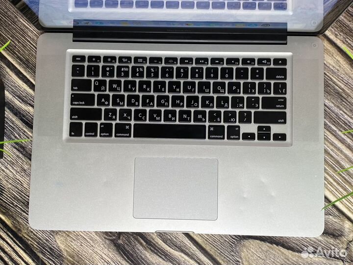 Apple MacBook Pro 15 Core i 7/16gb/SSD/240gb