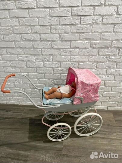 Домик кукольный, коляска, игрушки