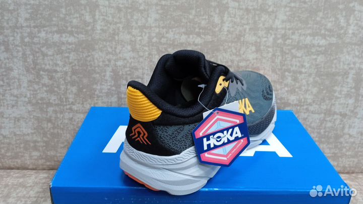 Hoka р. 41-45 летние беговые