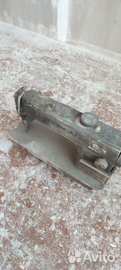 Швейная машина typical