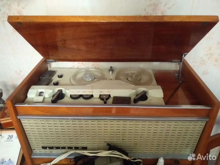 Магнитофон катушечный 