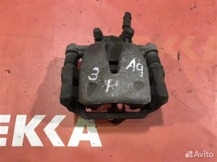 Суппорт задний правый Тойота Авенсис Т250