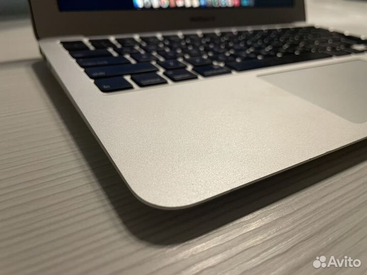 Apple MacBook Air 11 2010