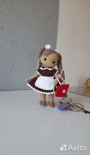 Вязаная кукла ручной работы