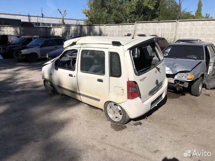 Спойлер Suzuki Wagon R+