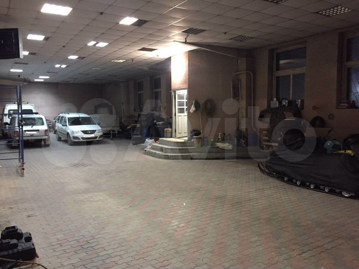 Гараж, > 30 м²