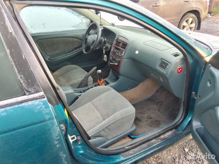 Toyota Avensis 1.6 MT, 1998, 322000км