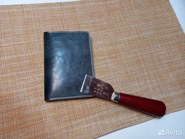 Обложка на паспорт кожаная