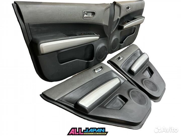 Обшивка двери Nissan X-Trail TNT31 QR25DE