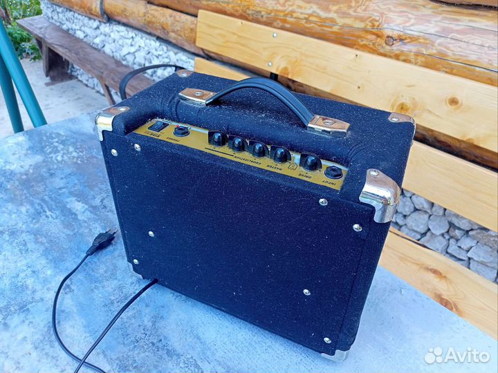 Комбоусилитель 15 Ватт