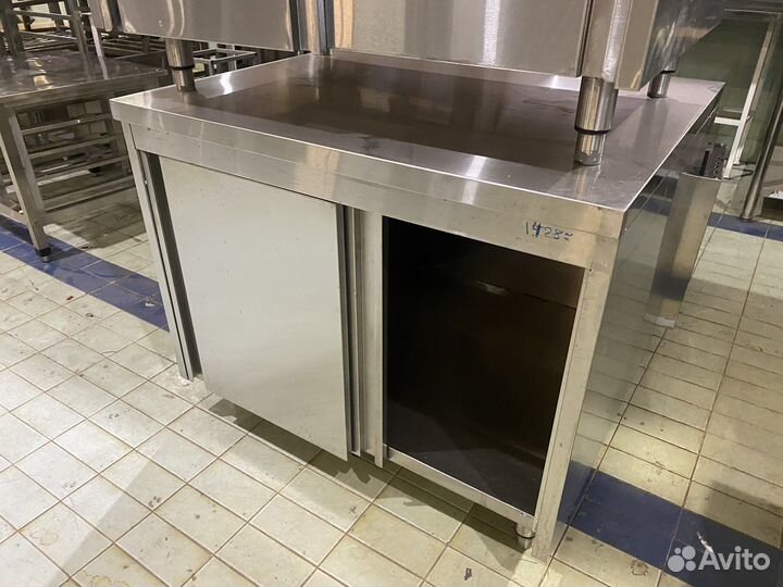 Стол подставка двери купе