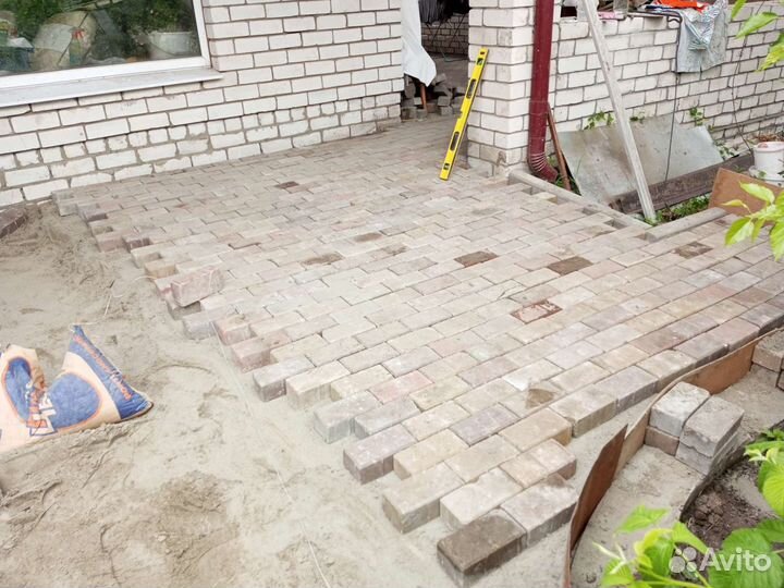 Бригада строителей