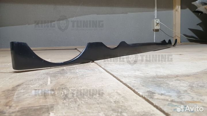 Ресничка на решетку нижняя для Volkswagen Golf 2