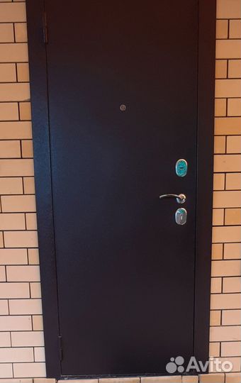 Дверь входная металлическая бу