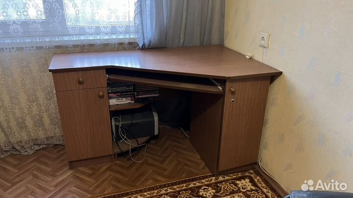 Компьютерный стол