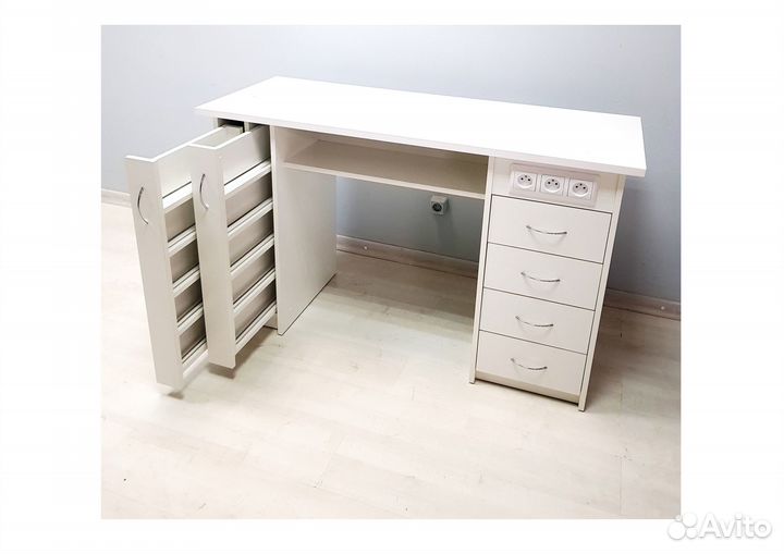 Стол с розетками №15 с розетками