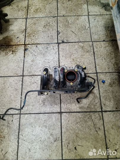Впускной коллектор renault logan2