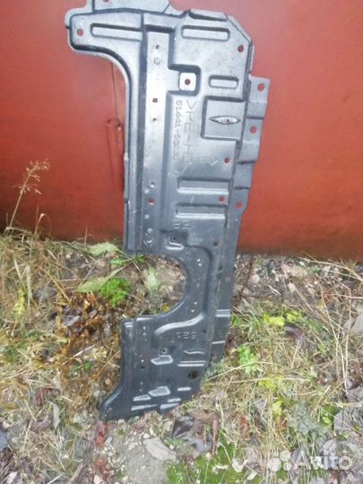 Пыльник моторного отсека Toyota Alphard III