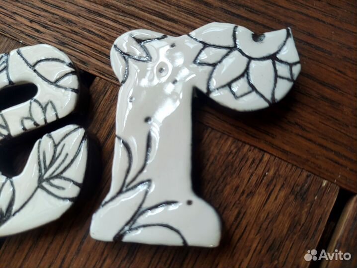 Керамическая надпись и номер на дом