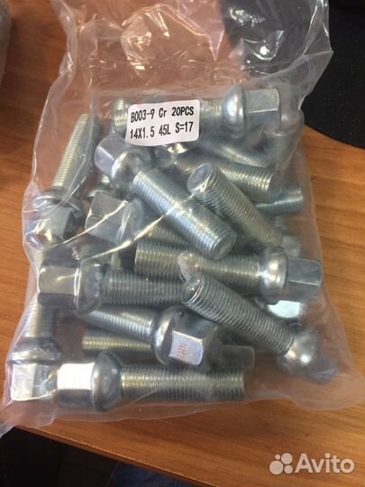 Болт 14*1,5 длинна 45мм для Mersedes GL, GLS