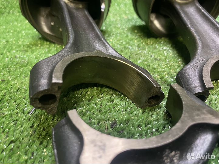 Поршень с шатуном Mercedes Vito W638 OM611