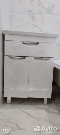 Тумба и мойка для ванной комнаты