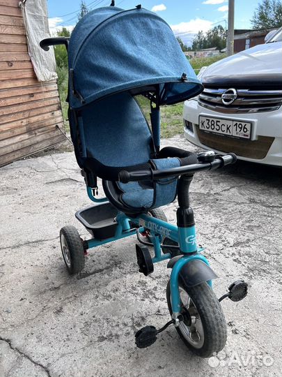 Детский велосипед с ручкой