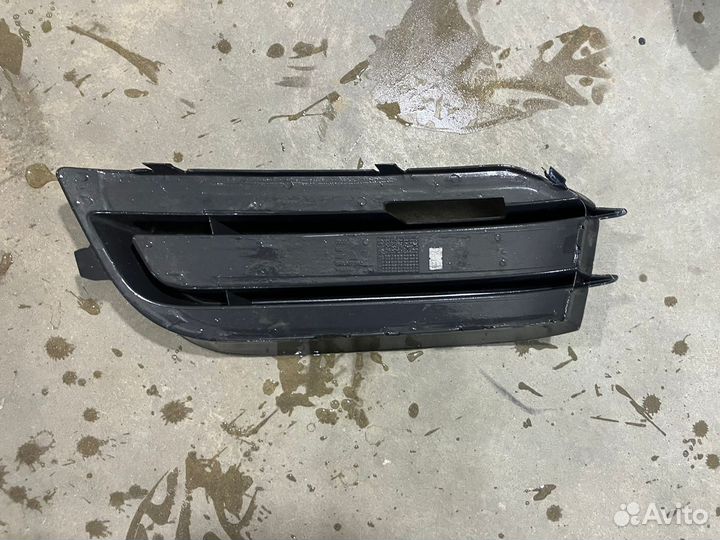 Решетка бампера правая Audi A1 8X