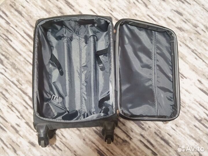 Чемодан на колесах