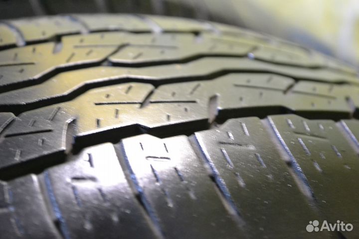 Bridgestone Dueler H/T D687 225/65 R17