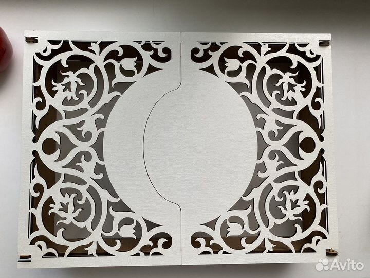 Деревянная шкатулка