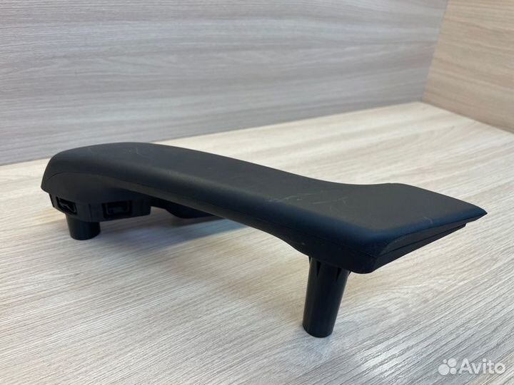 Внутренняя ручка двери передняя правая Volkswagen