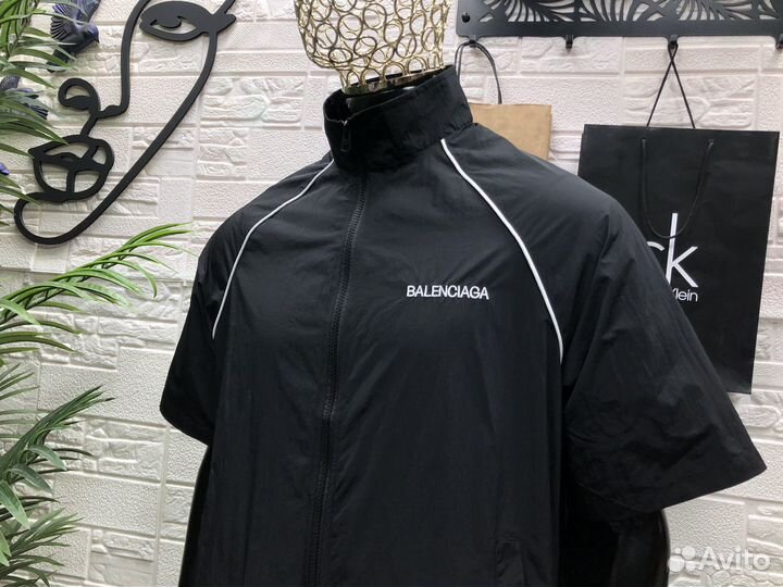 Летний костюм Balenciaga