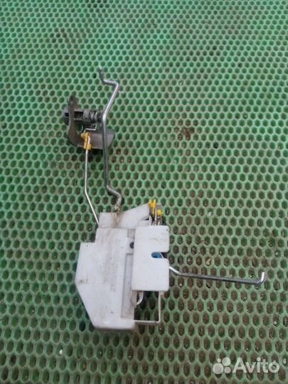 Замок двери Hyundai Sonata EF G4GC 2007