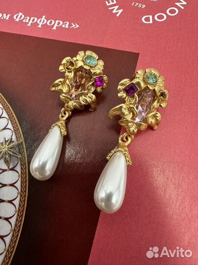 Золотые серьги висячие в ретро стиле